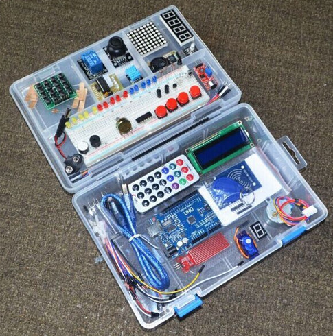 недорогой стартовый набор деталей датчиков и исполнительных уствройств с Arduino UNO в удобном пластиковм кейсе